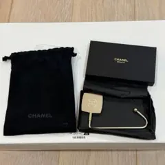CHANEL BEAUTYE ノベルティ バックハンガー - メルカリ