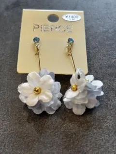 青色フラワーピアス 約5cm