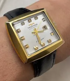 369/稼働 70年代 テクノス クーガー スクエア 自動巻き メンズ - メルカリ