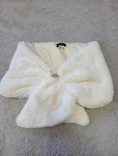 アイボリー ファー風 ストール ビジュー付き 結婚式 お呼ばれ