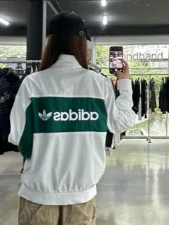 Item thumbnail for item b4f5a7f6-7eef-4cf6-a2d8-509423bd148f