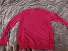 ユニクロ　Vネック長袖ニット