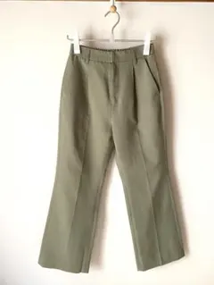 LOWRYS FARM タックフレアパンツ　グリーンMサイズ