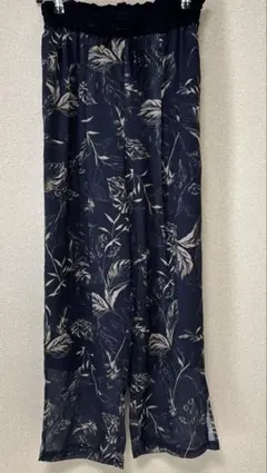 【Andemiu】ワイドパンツ　リーフ柄