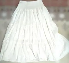 T’SCollection ホワイト フレアスカート 花柄刺繍