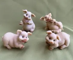 子豚の置物 ４種4体セット ミニチュア フィギュア　子ブタ　樹脂製