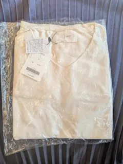 ★新品未使用★★アンティカ★綿ニットＶネック