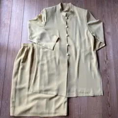 未使用品　婦人服イエローカラーのセットアップ11から13号サイズ
