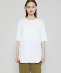 極美品　ATON エイトン　ROUND HEM T-SHIRT サイズ2のサムネイル