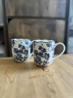 フランフラン　クラシックフラワー　花柄波型マグカップ 2個セット