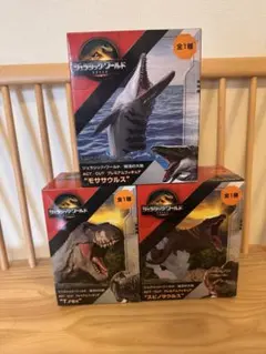ジュラシック復活の大地プレミアムフィギュア　スピノ、ティラノ、モササウルス