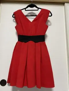 ※お値下げしました【パーティーや二次会に】バックリボンフレアドレスのサムネイル