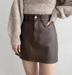 フェイクレザーミニスカート