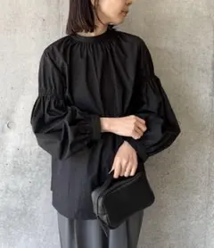 selectMOCA ボリュームギャザースリーブブラウス
