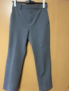 グレー スラックス スリムフィット