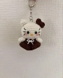あみぐるみ キーホルダー 茶色のドレス