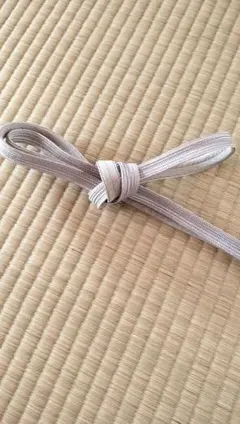 グレーの房付き帯締め絹