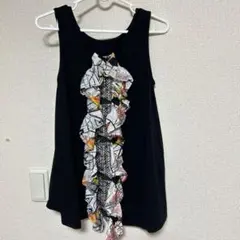 ウルフアンドリタ　黒いフリル付きタンクトップ