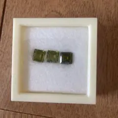 ペリドットオリーブグリーン エメラルドカット ルースストーン