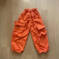 オレンジ カーゴパンツ ドローストリング付き