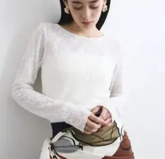 お値下げ❗️新品❗️VIS【洗える】フラワージャガードロングTシャツのサムネイル