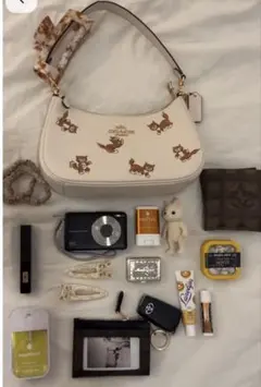 COACH 猫プリント レザーバッグ ショルダーストラップ付き