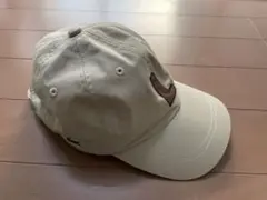 ベージュ キャップ