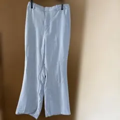 【難あり】GU ライトブルー フレアパンツ スリット入り