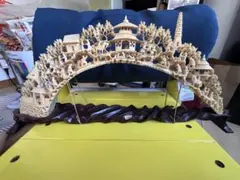 象牙調の置物