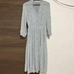 ユニクロ　ワンピース　M 水色　花柄　シフォン　プリーツ