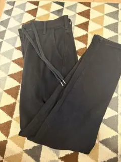 エドウィン ブラックストレートデニム 調整可能な紐付き