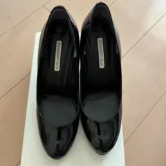 【ストロベリーフィールズ】黒エナメルパンプス 22.5