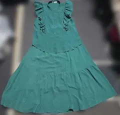 フリル付きグリーンノースリーブロングワンピース Freeサイズ