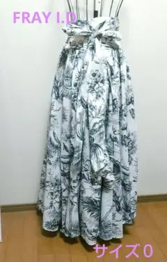 ★フレイアイディー 花柄フレアロングスカート ホワイト×ブラック a0496