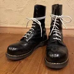 ホワイト社製ドクターマーチン10ホール