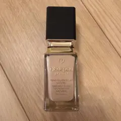 クレドポーボーテ リキッドファンデーション ピンクオークル 10