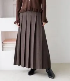 【新品未使用タグ付】ローリーズファーム　ラナテックプリーツロングスカート