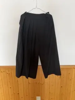 アシンメトリープリーツパンツ　オズモーシスのサムネイル