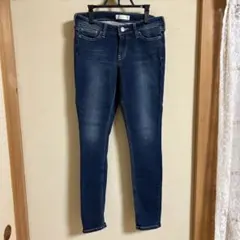 【レア・美品】セシルマクビー スキニーデニム 【CECIL McBEE】