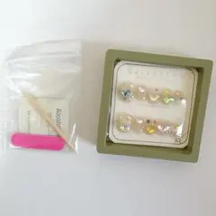 クリスタル付きネイルチップ