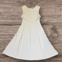 ユニクロ　UNIQLOホワイト ノースリーブ 　ウルトラストレッチワンピース