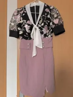 ジュエルズ　刺繍入りタイトドレス・黒・ピンク