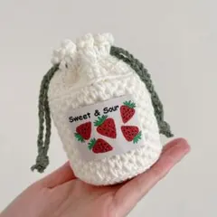 【即購入◎】いちご　ポーチ　小物入れ　巾着　ハンドメイド　かぎ針編み　編み物