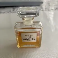 CHANEL N°19 パルファム