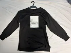 ブラック 長袖 Tシャツ プリント付き