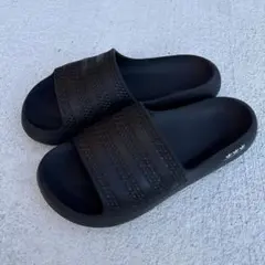アディレッタ AYOON サンダルADILETTE AYOON SLIDES