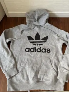 adidas グレー フード付きパーカー Mサイズ
