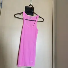ヴィクトリアシークレットのタンクトップのサムネイル
