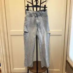 ローリーズファーム　デニム　パンツ　インディゴ染め　サイドカット　デザインのサムネイル