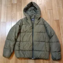 フード付きダウンジャケット